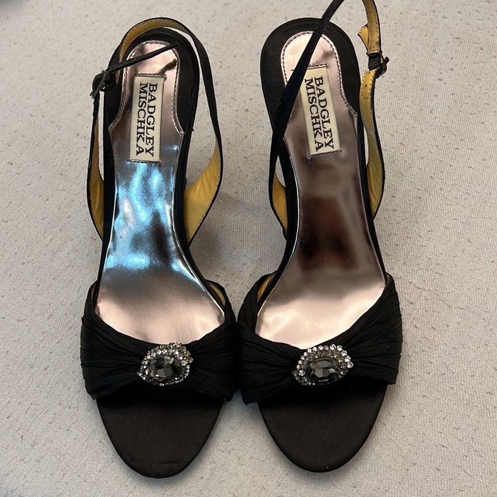 NWOT. Badgley Mischka Black Open-Toe Heels with Jewels on Toe Strap.